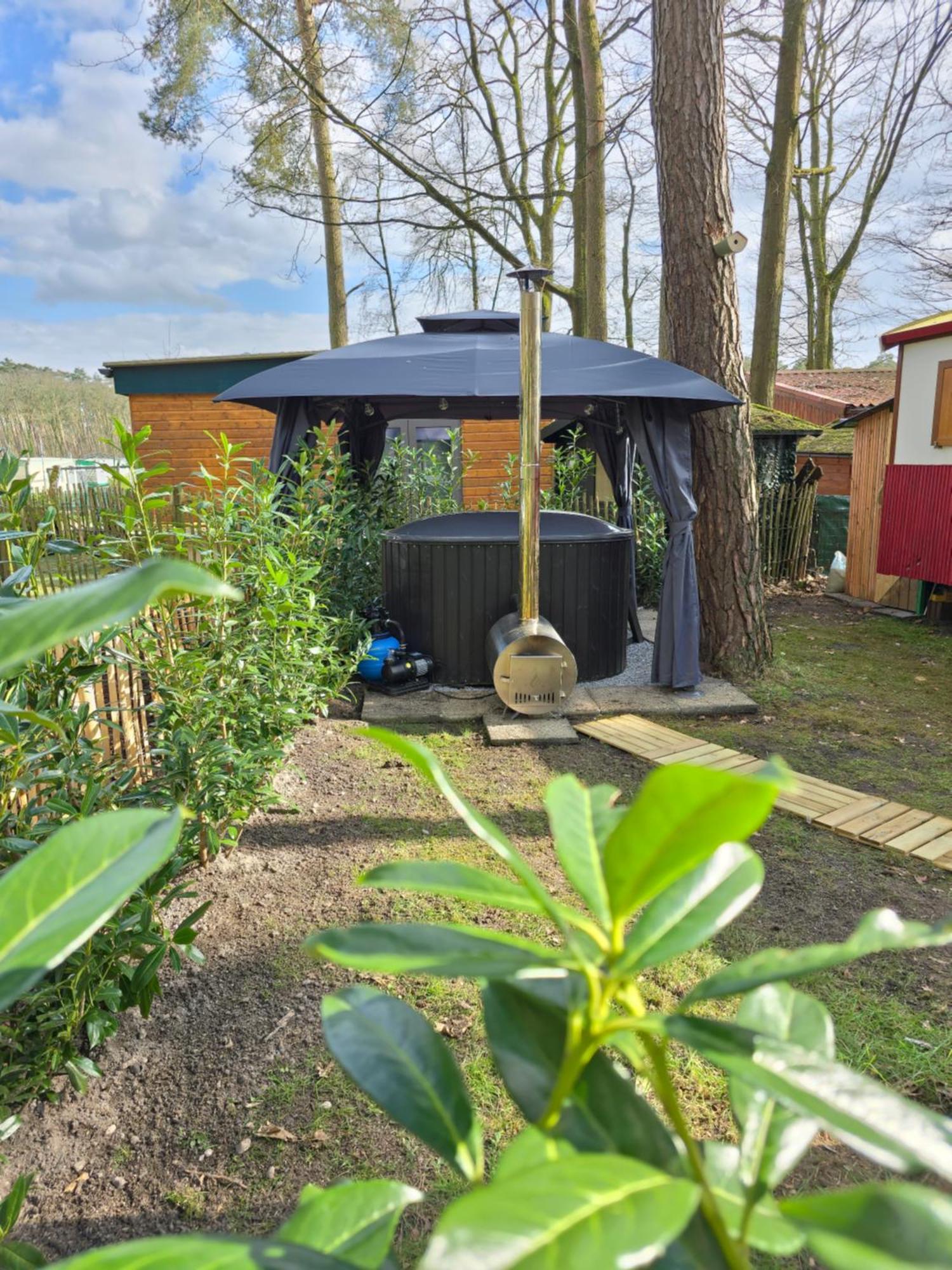 Villa Pipowagen Met Prive Hot Tub Lanaken Exterior foto